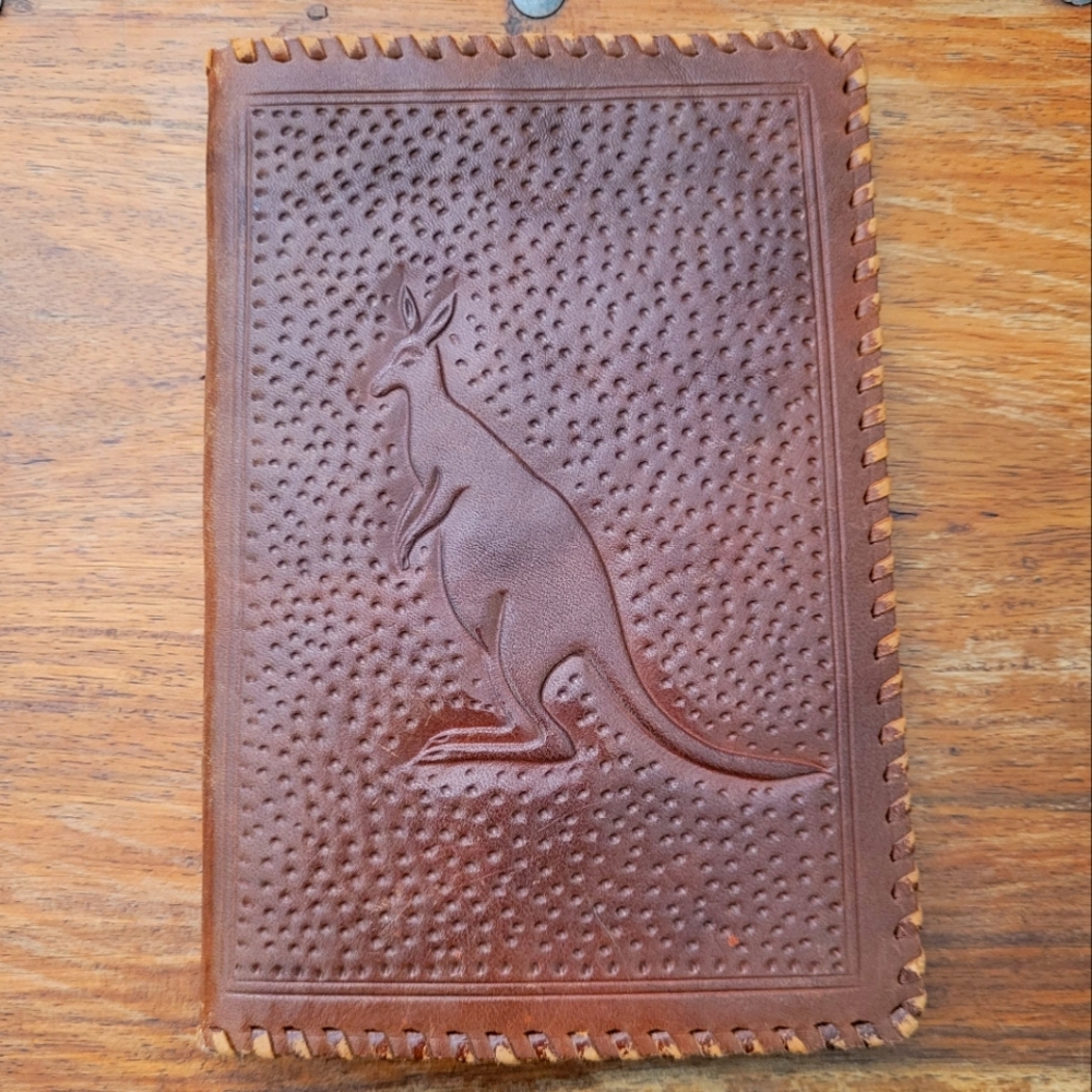 Leather Wallet Brown Koala Kangaroo Design Whipstiched Travel Australia Passport